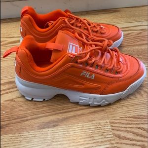 Orange Fila’s